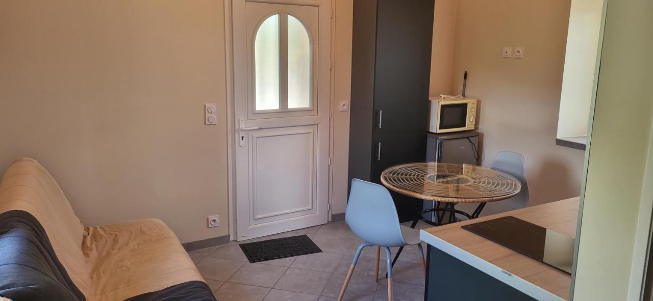Maisonnette En Pierre Renovee 라마스터 외부 사진